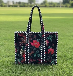 Bolso tote de terciopelo con estampado floral hecho a mano: Bolsos de fiesta acolchados, bolso de mercado - Product Image 4