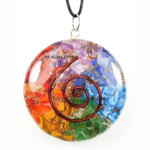 Chips de tourmaline noire en forme de coeur Agate Orgonite pendentif collier bijoux de guérison énergétique avec style d'amour Feng Shui en vente - Product Image 5