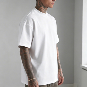 T-shirt épais et lourd en coton uni 300 GSM à manches courtes pour hommes, coupe oversize, personnalisable avec logo, vente en gros - Product Image 3