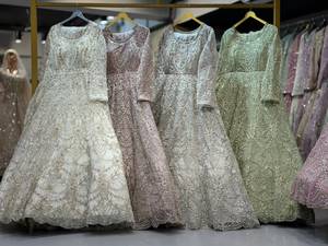 Lehenga Choli de créateur pour femme, style époustouflant, de qualité supérieure, indo-occidental, pour le quotidien et les fêtes, en stock chez Rivaayat House - Product Image 5