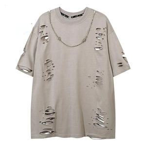Camiseta Rasgada Estilo Streetwear con Cadenas Vintage para Hombre, Corte Oversize, Manga Corta, 100% Algodón Pesado - Product Image 1