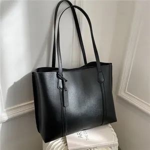 Bolso Tote Negro Minimalista de PU con Correas para el Hombro, Parte Superior Abierta, Bolso Casual para Mujer, Uso Diario, Gran Capacidad, Diseño Elegante - Product Image 4