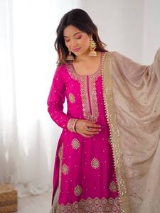 Ensemble de robe Anarkali traditionnelle pour femmes en rayonne, longueur au sol, avec broderies, pour un usage décontracté, style Inde Pakistan - Product Image 3