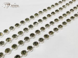 อารีอาน่า พรีเมียม คริสตัลไรน์สโตนแบบ 8 มม. 12 ขา ประดับขอบถ้วยด้วยเพชรดำ เพอริดอท เอมเมอรัลด์ ไลท์แซฟไฟร์ ไลท์เซียม - Product Image 5