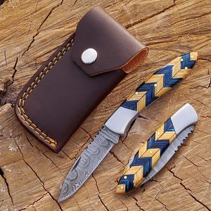 มีดพับเหล็กดามัสกัส ด้ามไม้มะกอกและไม้พัคก้า พร้อมปลอกมีด พกพาสะดวก ใช้สำหรับล่าสัตว์ ตั้งแคมป์ มีดสั่งทำพิเศษ OEM - Product Image 1