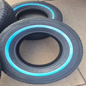 Neumáticos de Alto Rendimiento 225/75/15 con Tracción Mejorada, Manejo Responsivo y Construcción Duradera para un Viaje Seguro por Carretera - Product Image 4