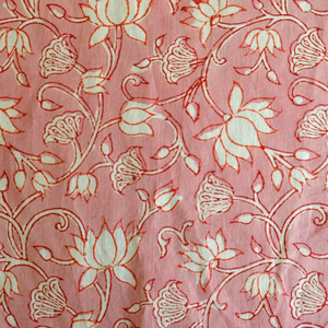 ผ้าฝ้ายพิมพ์ลายดอกไม้ด้วยมือ ลายดอกบัวสีชมพู พิมพ์ลายเถาวัลย์ ผ้าทำมือจากอินเดีย ผ้าลายบูตะแบบดั้งเดิม - Product Image 2