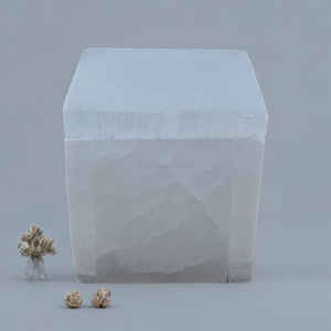 สินค้าใหม่ที่มียอดขายสูงสุดธรรมชาติคุณภาพสูง Selenite ชาร์จกล่องสี่เหลี่ยมคริสตัล Selenite กล่องสําหรับชาร์จอัญมณีรายการ - Product Image 2