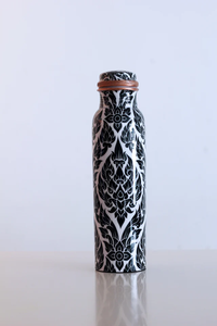 Muestra Gratuita de Botella de Cobre Pulido Hecha a Mano, Diseño Impreso Artesanal Natural para Bebidas, en Oferta, Botella de Plástico para Bebidas - Product Image 2