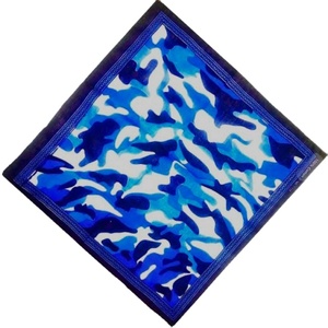 Vente en gros de bandana personnalisés, foulard carré en soie imprimé 100% coton avec logo, fabricant, prix d'usine, foulards doux faits à la main - Product Image 1