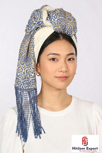 Écharpes carrées personnalisées haut de gamme en soie légère, accessoires de mode élégants, idéales pour les commandes en gros - Product Image 3