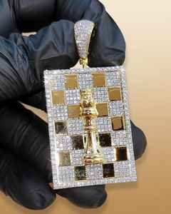 Colgante Rey de Ajedrez Estilo Hip Hop con Diamante Moissanita VVS, Plata 925, Estilo Clásico, Colgante de Moda con Incrustaciones de Diamantes, Pasa el Test de Diamantes - Product Image 1