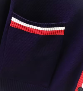 Cárdigan transpirable con cuello en V para hombre, con botones, a rayas, estilo universitario, para la universidad y la moda urbana. - Product Image 3