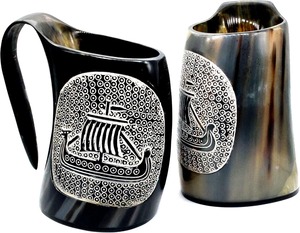 Taza de cuerno de buey tallada a mano, diseño sólido, lista para fiestas y senderismo, base de madera estilo guerrero nórdico, personalización gratuita - Product Image 2