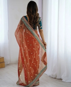 Sari Jimmy Jimmy en organza de soie brodé et orné, réversible, infroissable, prêt pour les fêtes, style Bollywood - Product Image 5