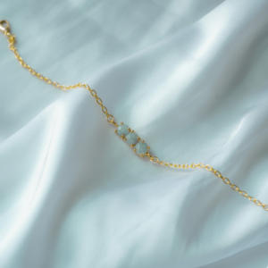 สร้อยข้อมือพลอยอะความารีนประจำเดือนเกิด - สร้อยเงินแท้ 925 แบบสั่งทำพิเศษ |   สร้อยข้อมือประดับจี้แบบสามหัวกรงเล็บ - Product Image 3