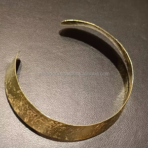 Gleam Luxe Brass Open Bangle Artisan-Made Bracelet manchette réglable pour Boho Chic & Minimalist Looks - Product Image 1