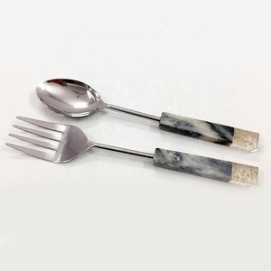 Conception personnalisée brillante Ensemble de service plaqué argent à poignées multiples en bois et en résine Ensemble de service pour salade et riz - Product Image 4