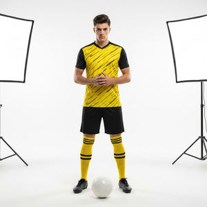 Uniforme de Fútbol Personalizado por Sublimación para Clubes, Academias y Ligas, Ligero, Antibacterial, Transpirable, Jersey y Pantalones Cortos, Global - Product Image 1