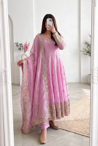 Nuevo Vestido Largo Anarkali para Festivales, con Dupatta, Tela Georgette, Borde Amarillo, Manga Regular - Product Image 1