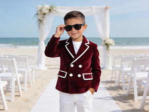Costume de blazer croisé en velours bordeaux pour garçons, idéal pour les mariages, les cérémonies de plage et les occasions formelles - Product Image 1