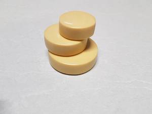 Bouton de meuble en résine minimaliste Buttercream, finition mate scandinave, beige doux moderne, pour tiroir, design minimaliste, boutons jaunes - Product Image 1
