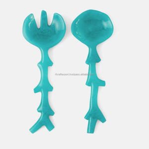 Serveurs à salade en polyrésine aqua poli moderne haut de gamme outil de remuage vert menthe artisanal avec motif tourbillon pour les mariages à la maison - Product Image 4