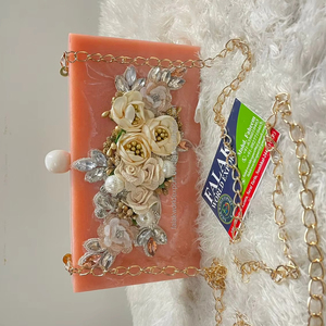 Nouvel arrivage de portefeuille long en résine pour femme, sac à main de grande capacité brodé pour téléphone portable, pochette indienne haut de gamme par FWE - Product Image 1