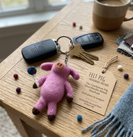 Porte-clés cochon en feutre de laine fait main avec accessoire sucette, éco-responsable, commerce équitable, artisanal, breloque de sac animal, cadeau