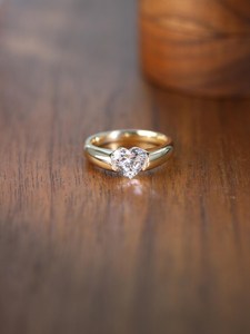 Bague moderne en or jaune 18 carats avec diamant taille cœur de 0,51 carat cultivé en laboratoire, cadeau de fiançailles pour les amoureux - Product Image 3