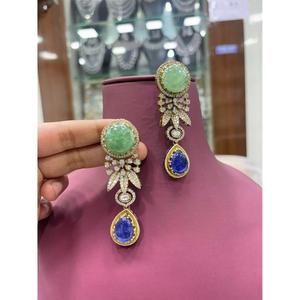 ต่างหูทองเหลืองชุบทองคุณภาพสูง ดีไซน์ทันสมัย ประดับคริสตัลระยิบระยับ เหมาะสำหรับผู้หญิง สวมใส่ในงานเลี้ยงตอนเย็น - Product Image 1