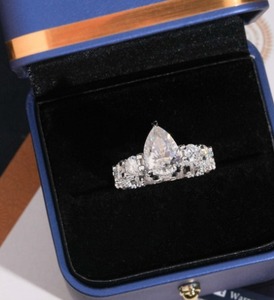 Anillo de plata 925 personalizado con moissanita VVS talla pera, estilo hip hop, con incrustaciones de circonitas, unisex, envío rápido desde stock local. - Product Image 6