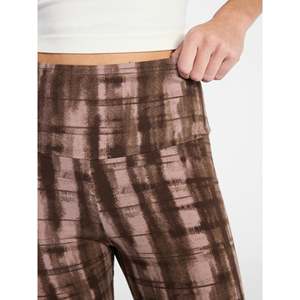 Pantalones Rectos NCLAGEN de Tela Ultra Suave Tipo Butter, Traje Deportivo con Logotipo Personalizado, Ropa Deportiva para Mujer, Top Deportivo con Sujetador Incorporado - Product Image 4