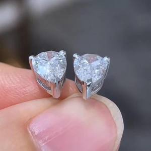 ต่างหูเพชรโมอิสซาไนต์ทรงลูกแพร์คลาสสิก เงินแท้ 925 เครื่องประดับชั้นดี แบบเกลียวหลัง ของขวัญวันครบรอบ/สัญญา สำหรับเธอ - Product Image 4