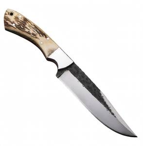 Outil utilitaire en acier inoxydable satiné bicolore à texture martelée à la main, avec manche en corne de cerf naturelle et bolster en acier inoxydable. - Product Image 3