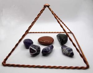 Pirámide de Cobre Puro de 4 Pulgadas para Sanación Espiritual, Generador de Energía para Salas de Meditación, Decoración del Hogar y Equilibrio Vastu - Product Image 5