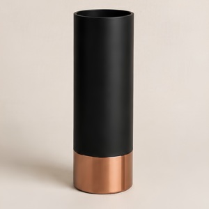 Ensemble de vases de sol modernes en métal noir mat, faits à la main, imperméables |   Vases décoratifs cylindriques pour mariage, décoration de la maison et des hôtels - Product Image 4