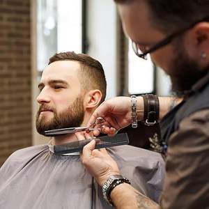 Kit de Coiffure Professionnel à Domicile : Ciseaux de Coiffure, Ciseaux à Effiler, Peigne et Étui pour Hommes - Product Image 3