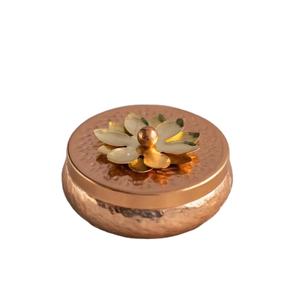 Top Vente Bougie Ronde En Cuivre Pur Conception Martelée Votive Avec Pot De Bougie De Cire Étamée Pour La Lumière De Table De Bureau Polyvalente Décorer - Product Image 1