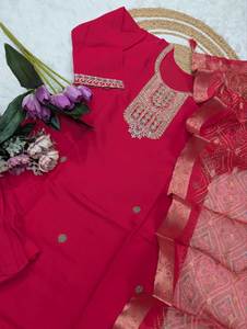 Tela Moderna para Salwar Kameez de Viscosa Pura Chanderi con Bordado de Lentejuelas y Dupatta - Product Image 5