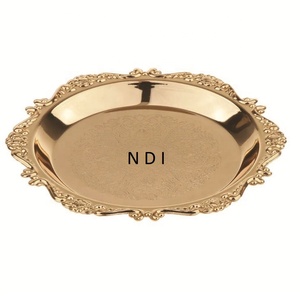 Assiette de présentation de luxe pour mariage et événements, forme personnalisée, finition dorée, pour service de traiteur et décoration de table. - Product Image 2