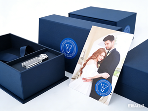 Boîte cadeau pour photographe en papier artistique beige crème de luxe, fermeture magnétique faite à la main, pour impressions photo 4x6, clé USB en cristal de verre - Product Image 3