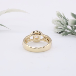 Anillo de compromiso de lujo con diamante cultivado en laboratorio, corte brillante redondo, halo, diseño cruzado, con pavé, para boda nupcial - Product Image 4