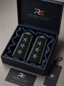 Epaulettes de Uniforme Premium con Construcción Duradera, Costuras Impecables y Estilo Profesional Elegante - Product Image 4