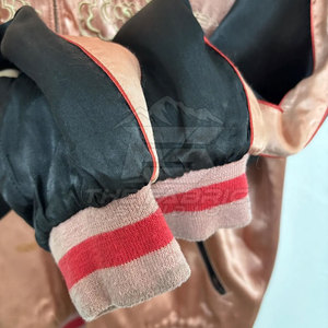 Chaqueta Sukajan Moderna para Hombre, Estilo Urbano, Cuello Alto, Tela Satinada, Diseño Bordado Moderno y Elegante para Invierno - Product Image 5