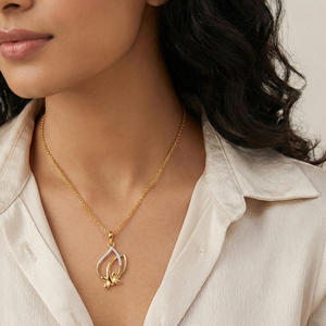Collar Clásico con Colgante de Flor de Perla de Agua Dulce Chapado en Plata 925, con Detalles de Circonita, Cadena de Serpiente, Unisex, para Uso Diario - Product Image 1