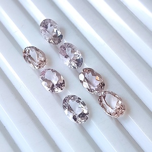 พลอยมอร์แกไนต์สีชมพูธรรมชาติจากโมซัมบิก ชุด 7 เม็ด น้ำหนัก 5.40 กะรัต สีพาสเทล ขนาด 7x5 มม. - Product Image 4