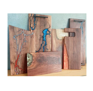 Planche à découper artisanale en résine époxy et bois River Artistic pour couper fruits, légumes, viande, pour ustensiles de cuisine - Product Image 3