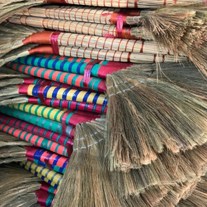 Escoba de Hierba Natural Hecha a Mano en Vietnam Eco2go, Escoba Ecológica para Limpieza del Hogar - Product Image 3