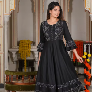 Kurta Anarkali Negra de Rayón con Estampado Bandhej para Mujer, Venta al por Mayor, con Cuello Redondo y Mangas Campana, Diseñada para Ropa Casual Étnica Global - Product Image 1